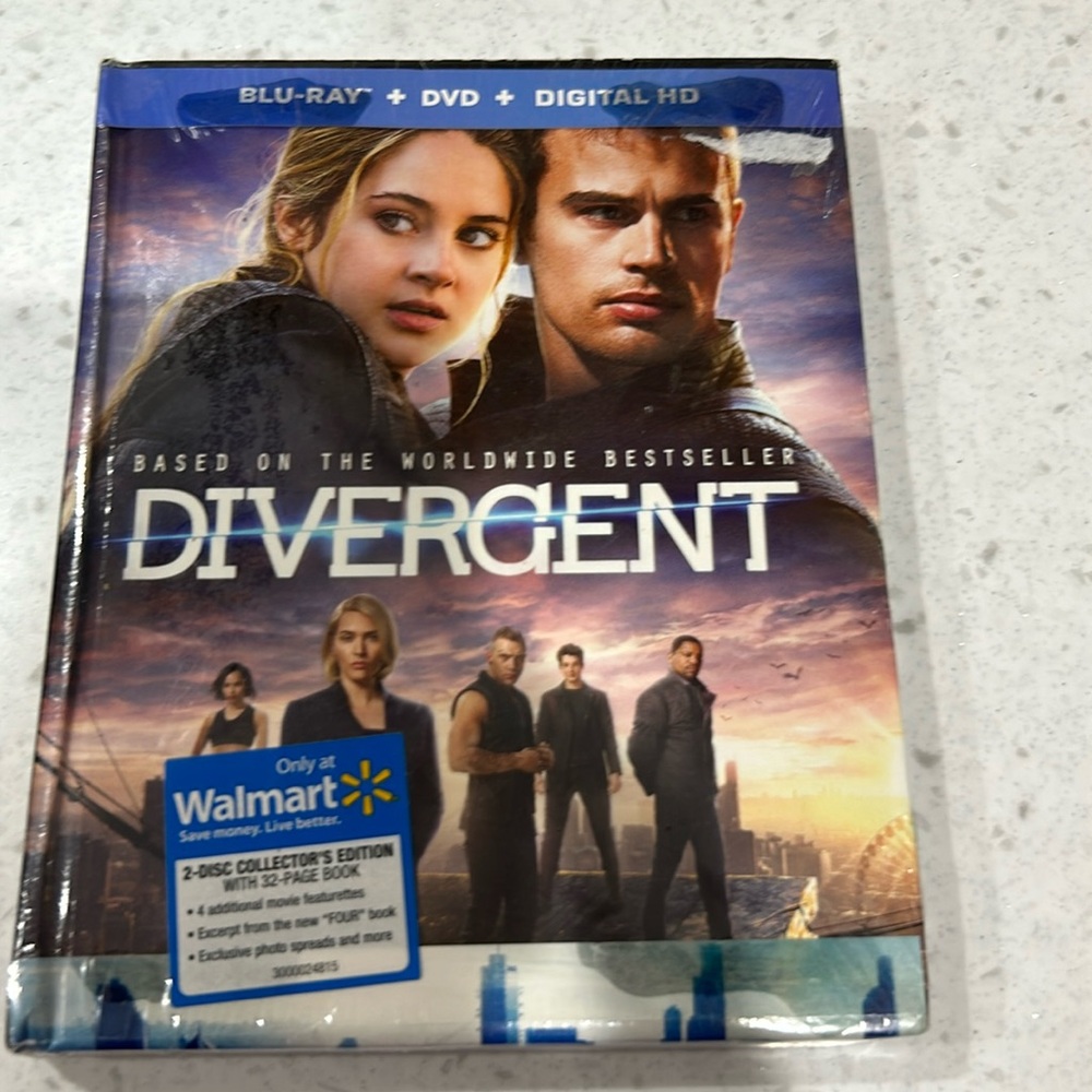 Divergent DVD Collectors Edition